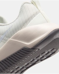 Nike - MC Trainer 3 - Women's