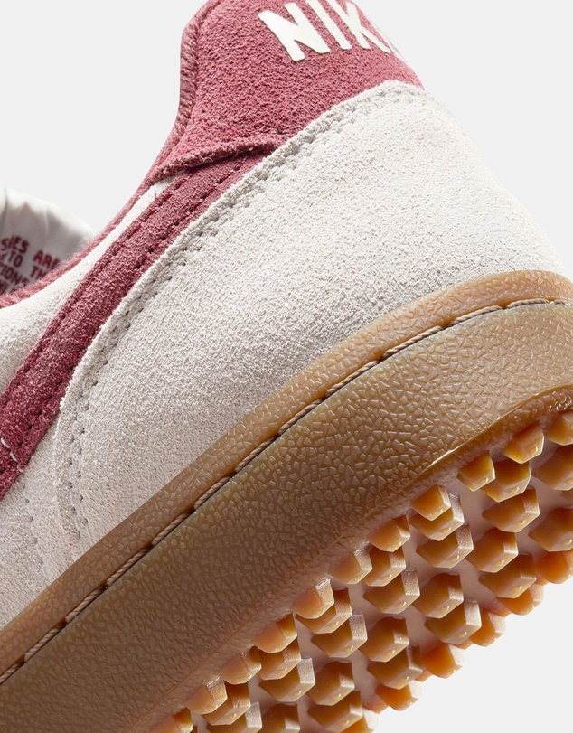 Nike - Field General - Women's