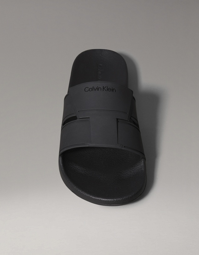Calvin Klein - Embossed Logo Slides