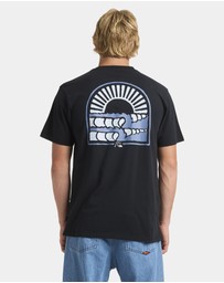 Quiksilver - Mens Sunset Arc Wave T-Shirt