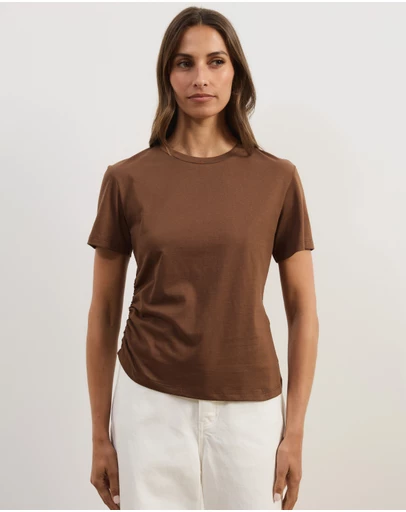 Atmos&Here - Emi Asymmetric Hem T-Shirt
