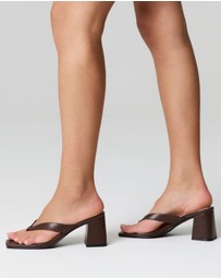 Verali - Stoked Block Heel Thongs