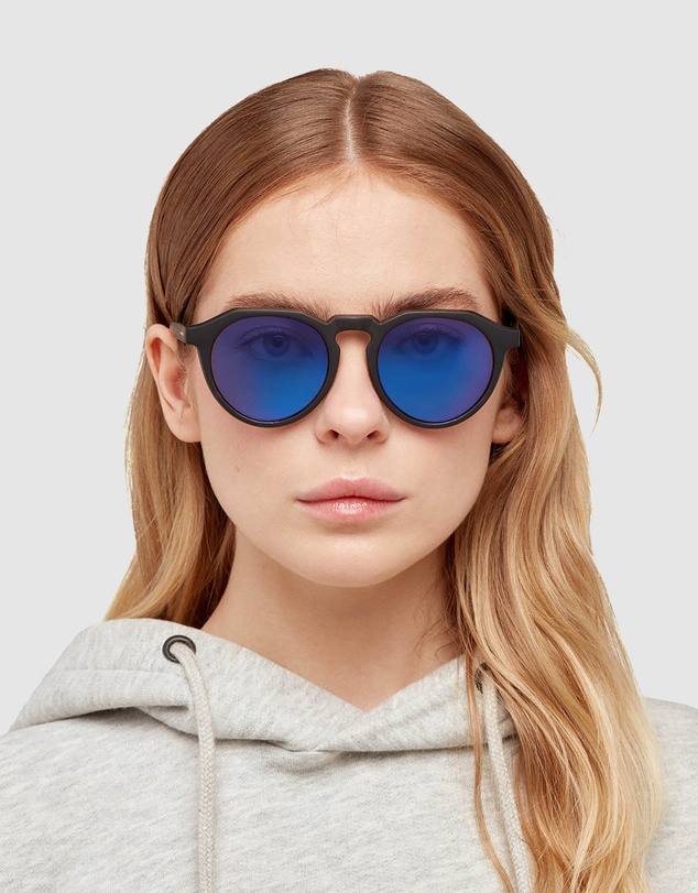 Hawkers Co - Polarized Black Blue Warwick Raw Sunglasses for Men and Women UV400