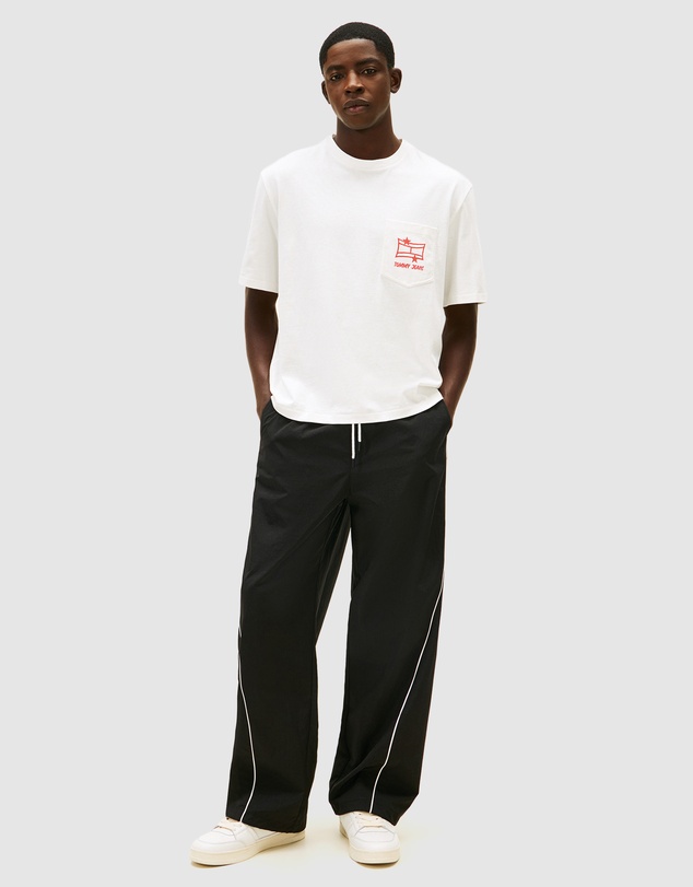 Tommy Jeans - 90s Graffiti SS Pocket T-Shirt