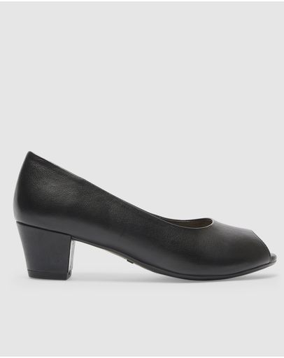 BLACK GLOVE