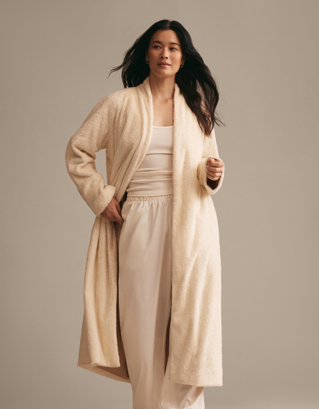 Resting - Cosy Fleece Winnie Robe