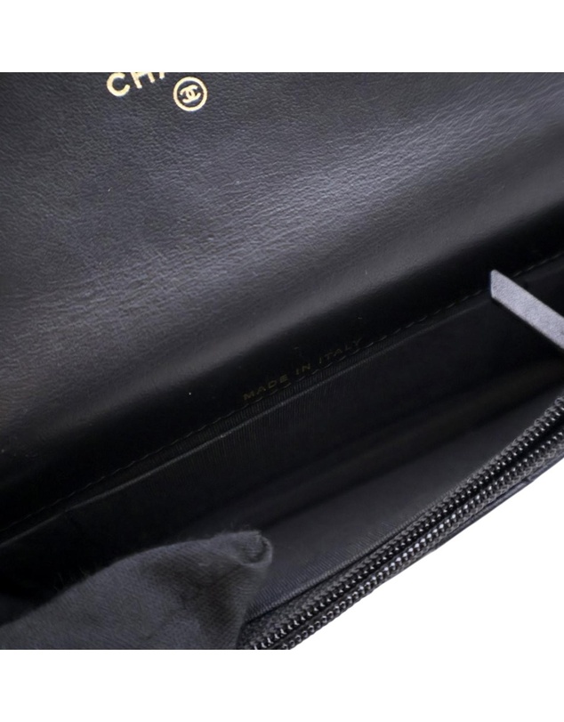 Pre-Loved by Azura Reborn - Pre-Loved Quilted Lambskin Maxi Pearls Clutch With Chain