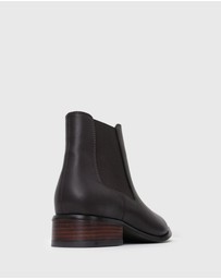 Betts - Wider Fit Edison Chelsea Boots