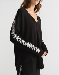 Decjuba - D-Luxe Logo Panel Knit Top