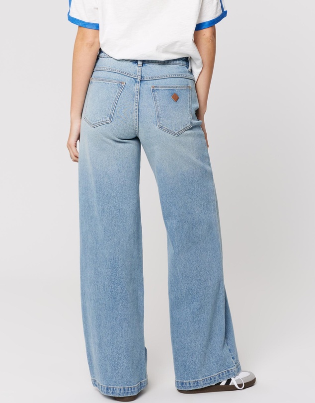 Abrand - 95 Mid Wide Jeans