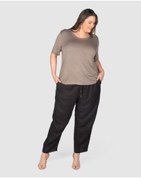 Love Your Wardrobe - Kelly Dipped Hem T-shirt