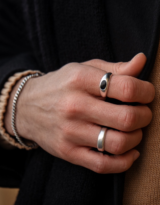 Kuzzoi - ICONIC EXCLUSIVE - Enamel Signet Ring in 925 Sterling Silver