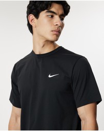 Nike - Dri-FIT UV Hyverse Short-Sleeve Fitness Top
