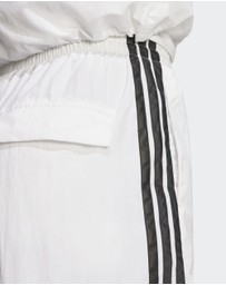 adidas Sportswear - Essentials 3-Stripes Lifestyle Woven Shorts Womens