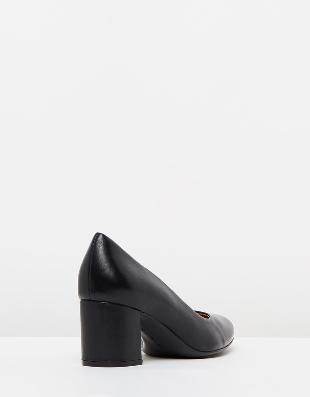 Naturalizer - Whitney Block Heel - Black