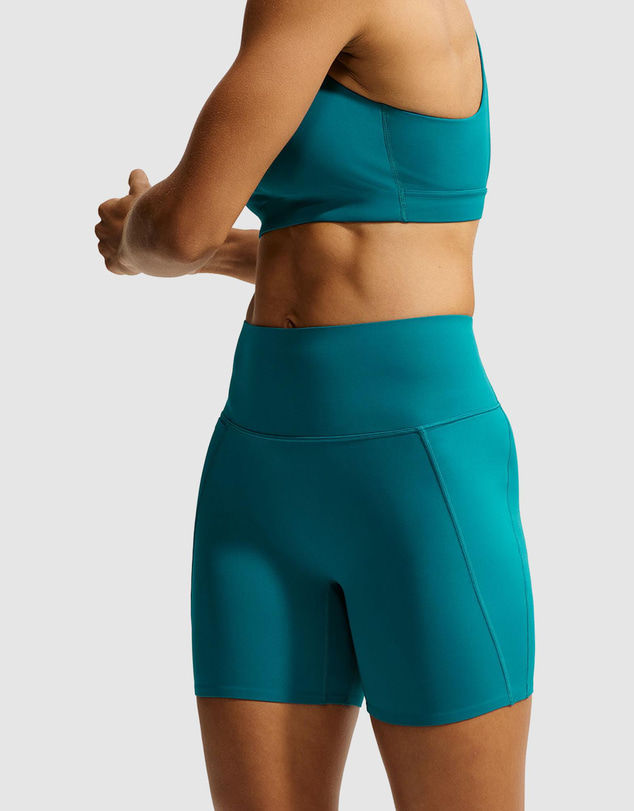 Nike - Universa High-Waisted 5in Biker Shorts with No Front Seam