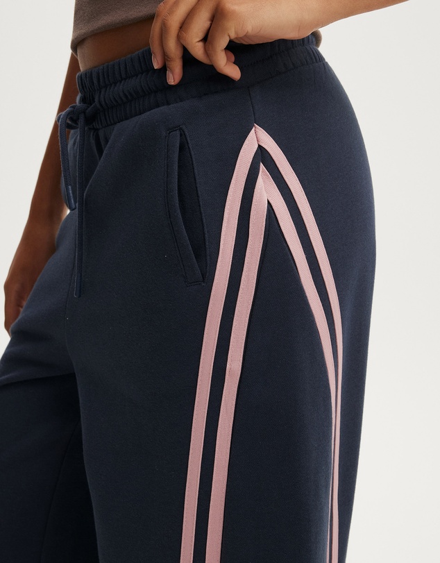 Cotton On - Contrast Barrel Leg Sweatpant