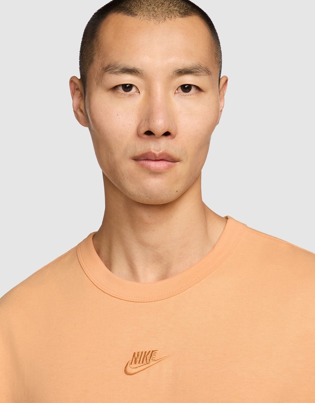 Nike - Sportswear Premium Essentials T-Shirt