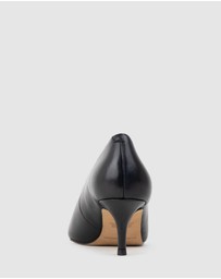Edward Meller - CORA60 Choked Pointed Pump