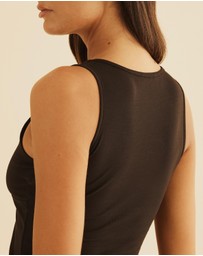 Atmos&Here - V-Neck Bust Detail Tank