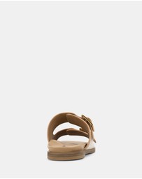 Hush Puppies - Theatre
