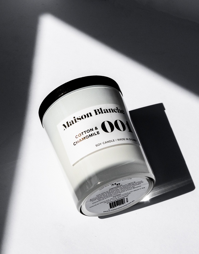 Maison Blanche - 001 Cotton & Chamomile - Medium Candle