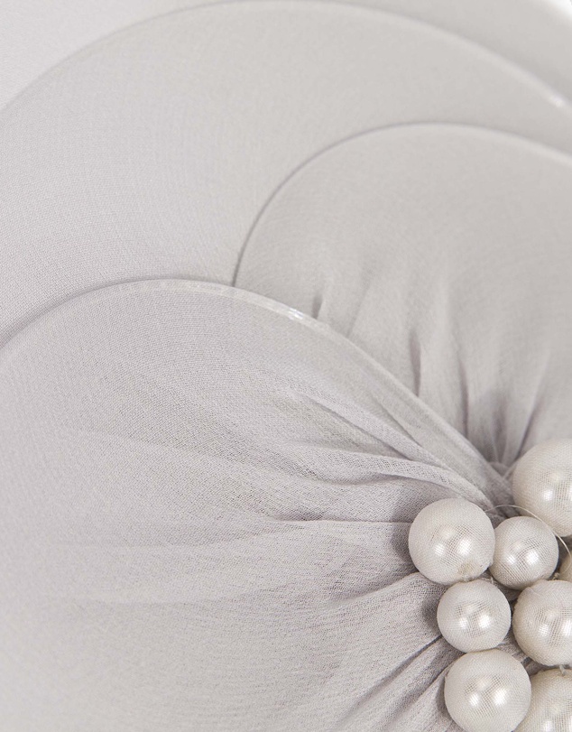 Max Alexander - Silver Flower Racing Fascinator