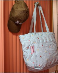 Mosey Me - Forget Me Not Quilted Bag in Sky