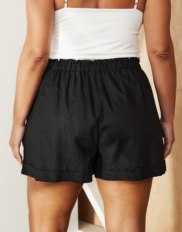 Atmos&Here Curvy - Kelsie Linen Blend Shorts