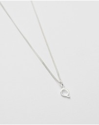 Kirstin Ash - Q Outline Initial Necklace