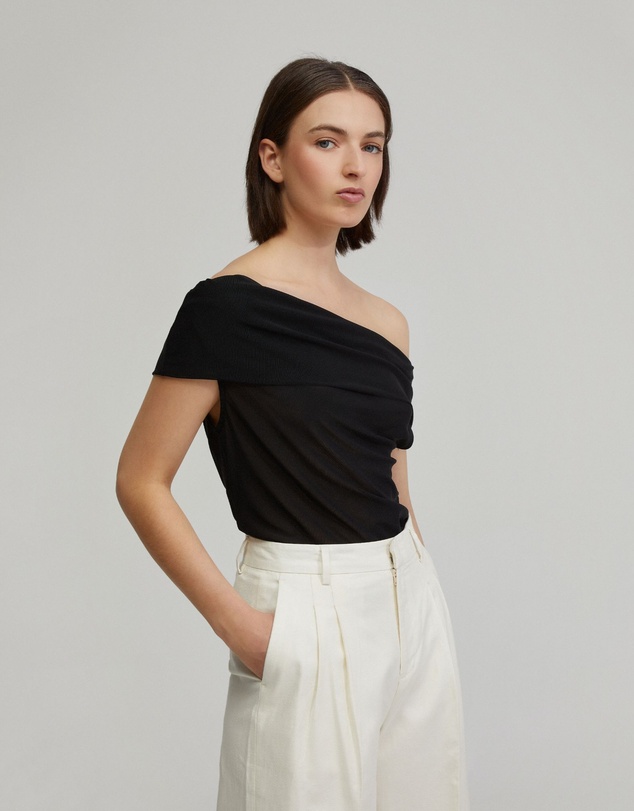 Oxford - Nia Mesh Off-Shoulder Top