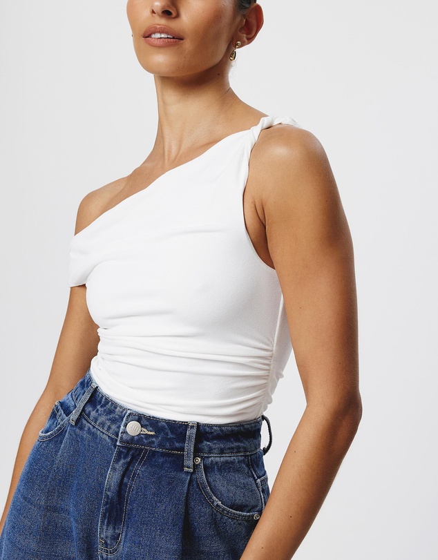 Calli - Twist Strap Top