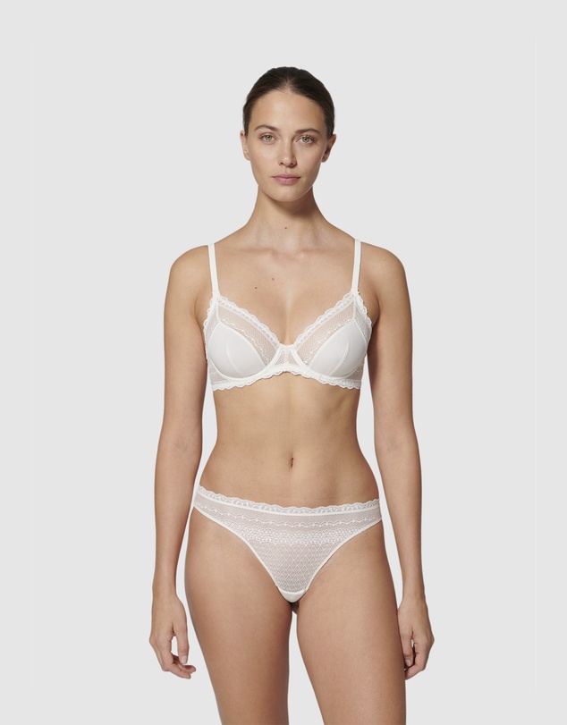 Simone Perele - Destinee Tanga