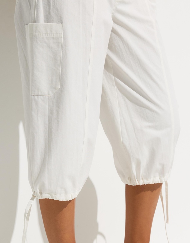 Dazie - Cara Low Rise Cargo Capris