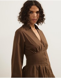 Atmos&Here - Zadie V-Neck Pin Tuck Top