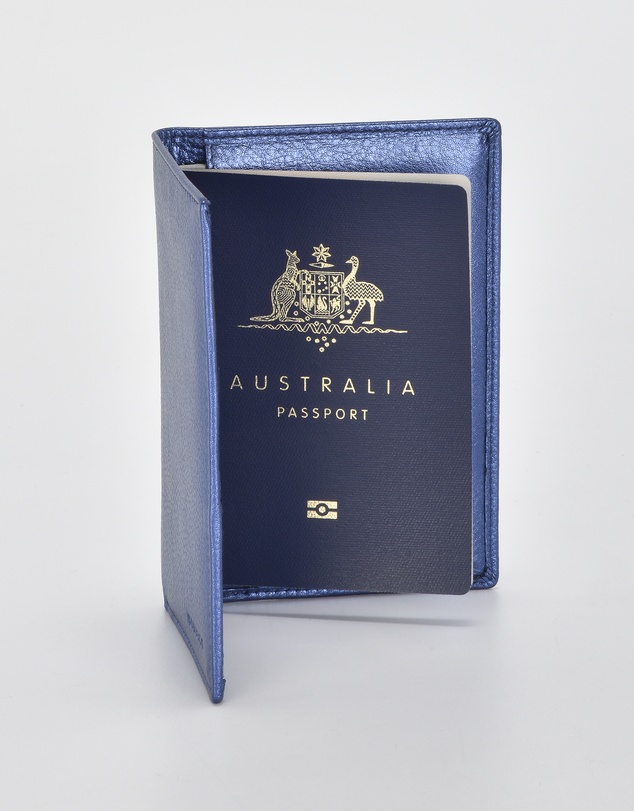 Cobb & Co - Billy Metallic Leather RFID Passport Holder