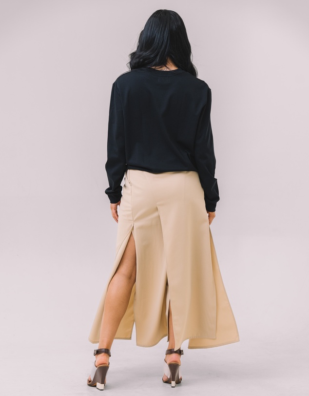 Youmsara - The Eclipse Long Sleeve Tee