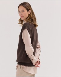 Cloth & Co. - The Crew Neck Vest Brazil Nut