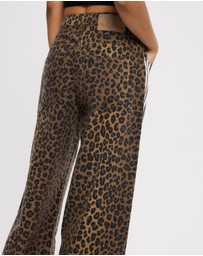 adidas Originals - Originals Denim Loose Pants in Leopard
