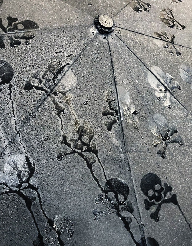 Suck UK - Umbrella Skull