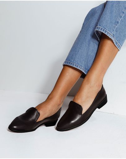 BLACK GLOVE