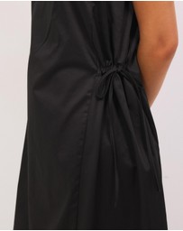 Calli - Lindez Drawstring Midi Dress