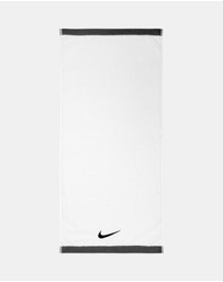 Nike - Fundamental Towel Medium