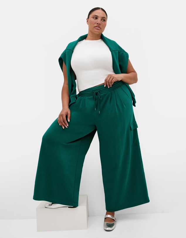 City Chic - Plus size Paige Pocket Wide Leg Track Pant - varsity green