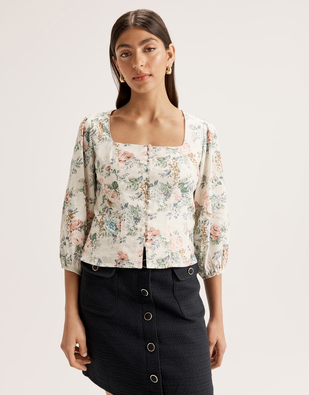 Review - La Belle Blouse