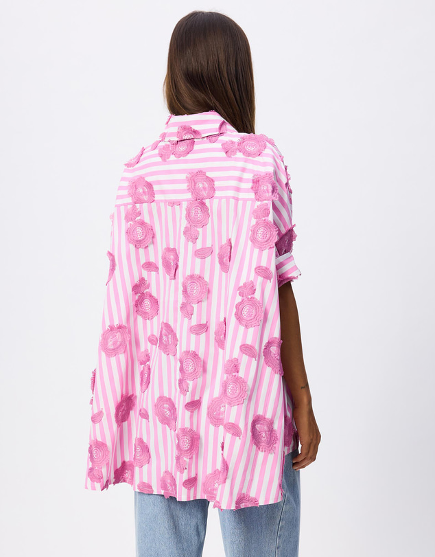 Grace Willow - Michi 3D Applique Oversized Shirt