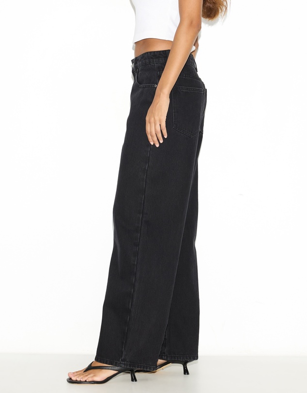 Dazie - Tokyo Mid Rise Relaxed Leg Jeans