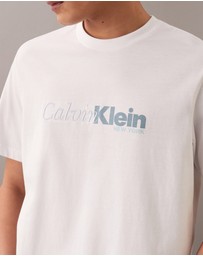 Calvin Klein - Graphic Logo T-Shirt