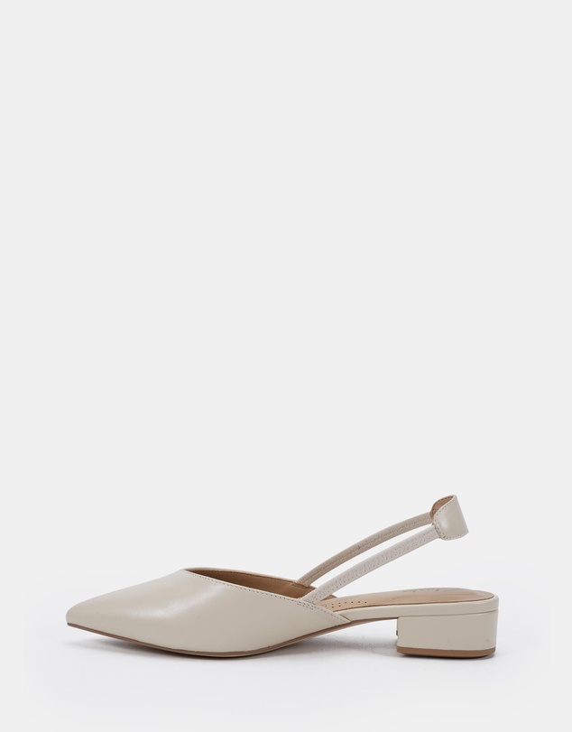 Clarks - Lova Ecru