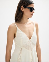 Minima Esenciales - Aisla Lace Insert Cami Top